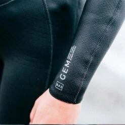 Mystic 2024 Femmes Gem 6/4/3mm Chest Zip à Capuche Combinaison Néoprène -Le Surf Boutique 2024 femmes gem 643mm chest zip a capuche combinaison neoprene 3