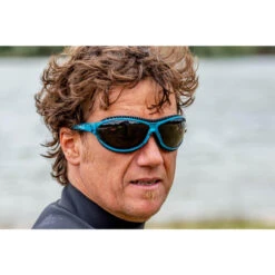 Lunette Soleil Flottantes Sport Nautiques OCEAN TierraFuego Bleu Et Fume -Le Surf Boutique lunette soleil flottantes sport nautiques ocean tierrafuego bleu et fume 4