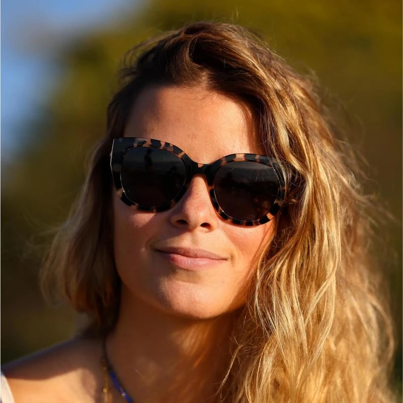 Lunettes De Soleil KOME Marron Laiteux, Polarisés GRIS - Cat.3 - MUNDAKA 6 Lunettes De Soleil KOME Marron Laiteux, Polarisés GRIS - Cat.3 - MUNDAKA – Image 4