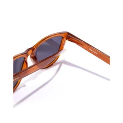 HAWKERS Lunettes De Soleil Pour Homme Et Femme CARAMEL DARK POLARIZED - ONE Raw 12 HAWKERS Lunettes De Soleil Pour Homme Et Femme CARAMEL DARK POLARIZED - ONE Raw -Le Surf Boutique lunettes de soleil pour homme et femme caramel dark polarized one raw 3