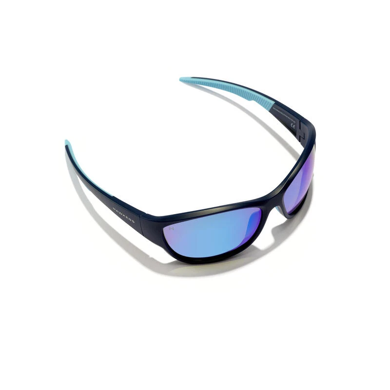HAWKERS Lunettes De Soleil Pour Hommes Et Femmes BLEU MARINE CLAIR - RAVE 6 HAWKERS Lunettes De Soleil Pour Hommes Et Femmes BLEU MARINE CLAIR - RAVE – Image 4