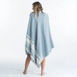 Serviette De Plage Poncho 190 X 190 Cm - Gris Bleu -Le Surf Boutique serviette de plage poncho 190 x 190 cm gris bleu 2